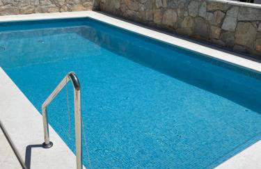 Palada House with a Private Pool - Photo 19