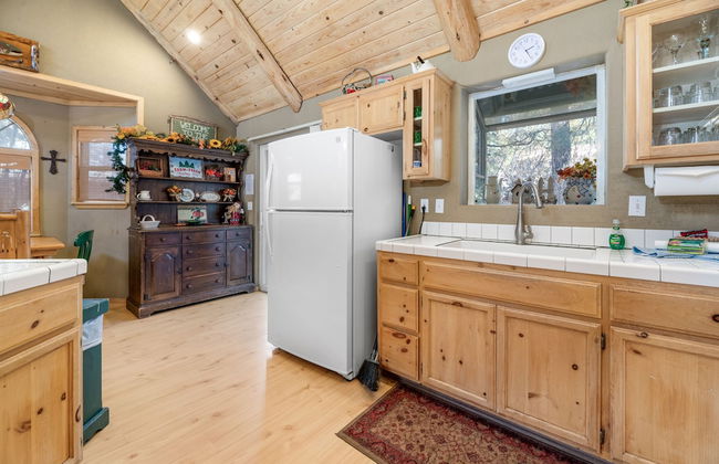 Abe's Cool Cabin - Nice luxury home with a game room, hot tub, and pool table - Foto 27