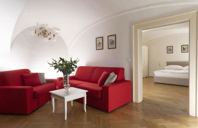 Golden Three Crowns - Foto 32