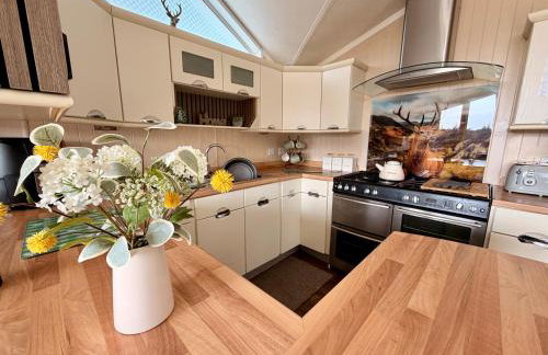 Hot Tub Lodge with Panoramic Views & Free Golf - Foto 38