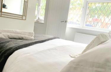 Stunning 1-bedroom annexe flat with own entrance near London - Photo 34