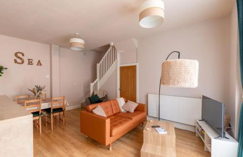 Charming Beachside Town House - Photo 15