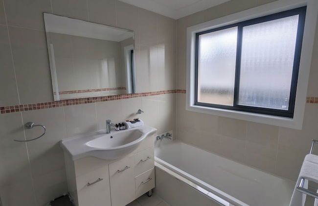 Lux Jesmond - Photo 11