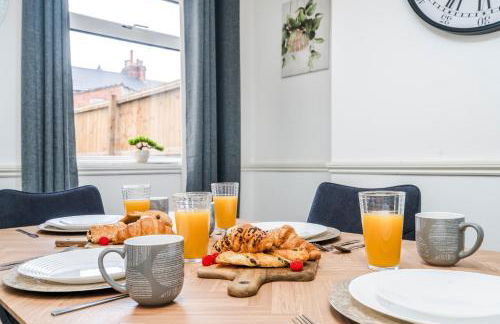 2 Bedroom House, 5 Single Beds, Fast WiFi - Photo 17