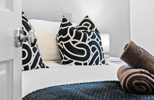 Crew Quarters - Your Ideal Stay in Bury - Photo 21