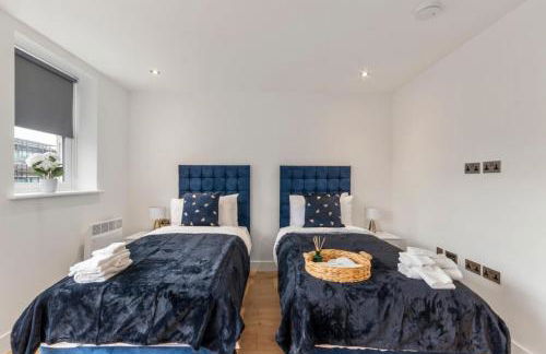 Luxury 2-Bedroom Apartment, Leatherhead, Sleeps 4 - Photo 9