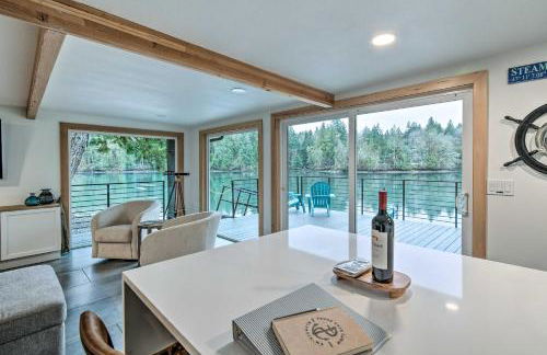 Dreamy Bayfront Cabin with View, Dock and Kayaks - Foto 11