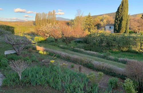 Les Grillons Maison cozy avec grand jardin - Foto 22