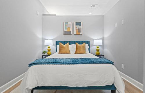 New suite with full Kitchen and Livingroom Dallas - Photo 1