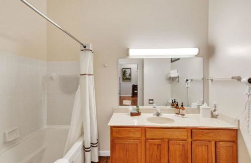 Grand Wood Suites - 3rd Floor Front Side Corner Penthouse Suite 304 - Foto 11