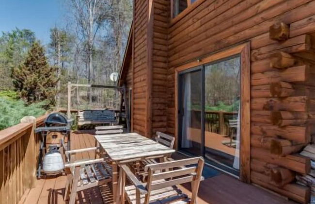 Horseshow Hideaway – Pet Friendly Cabin, 7 Minutes to TIEC - Foto 24