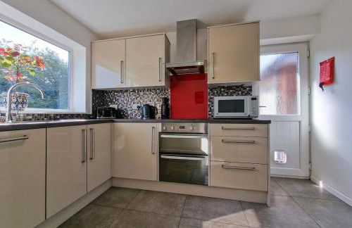 Free Parking Home In Gatley by City SuperHost - Photo 16