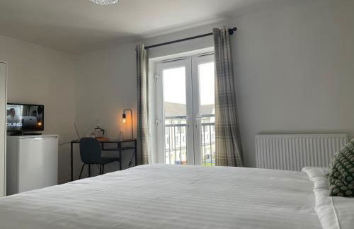 Spacious 4 Large Bedrooms Thurrock Grays 3 baths 1 ensuite Netflix Free Parking - Foto 4