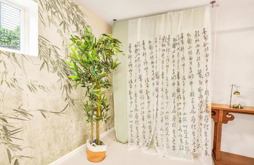 Serene Japanese Retreat w Sauna & Hot Tub Escape - Foto 46