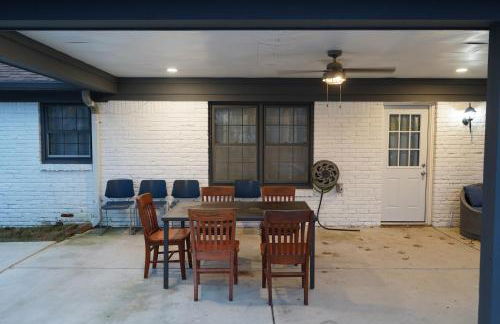 Stylish 4BR Prime Location Close to All! - Foto 59