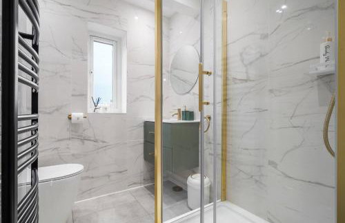 Milton Keynes 3BR, Stylish Home, Sleeps 5, Families Stays, Parking , Fast WiFi - Foto 38