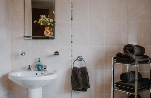 Stargazer's Field House - Photo 16