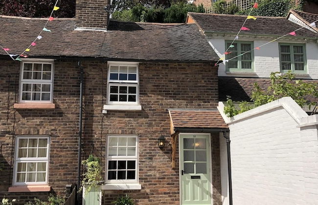 2 Bed Cottage - Sleeps 4 - Parking - Wifi - Foto 1