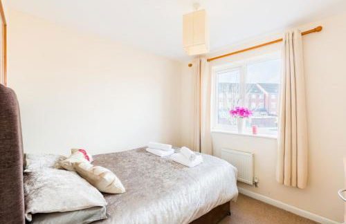 6 bed house with free secure parking & 3 bathrooms - Photo 17