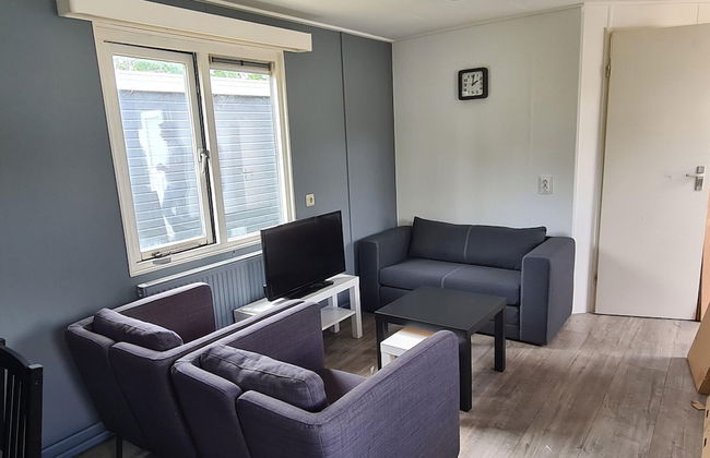 Cozy Chalet on a Holiday Park Near Alkmaar - Photo 3