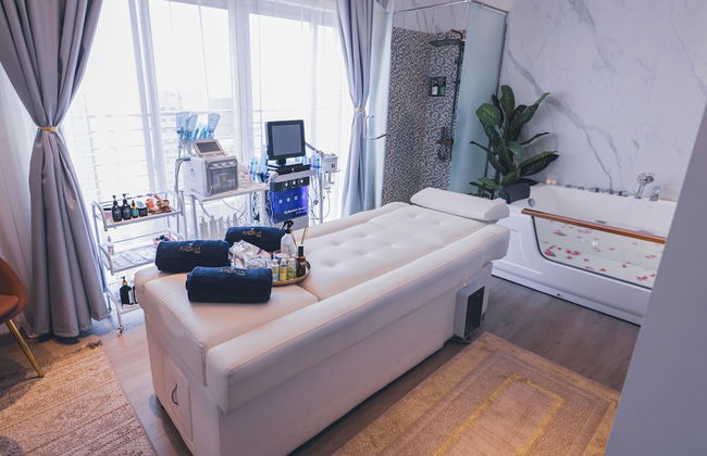 Loumage S Suites and Spa - Photo 57