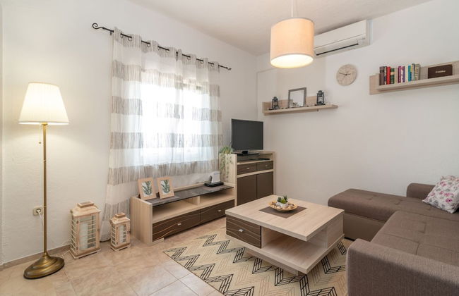 Hillside Villa in Trogir With Pool, Terrace, and Stunning City View - Foto 21