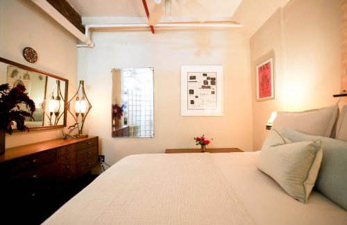 Artistic Vintage Loft in Williamsburg - Photo 12