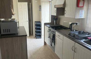 Cozy Holiday Home in Anderby Creek - Photo 7