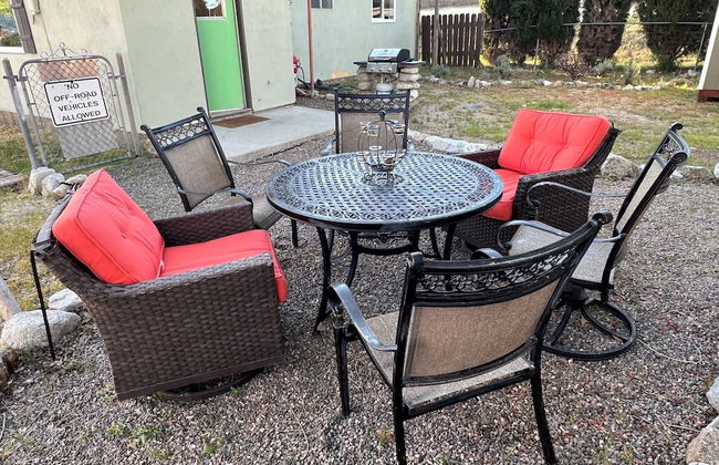 Hummingbird Mountain Cottage - Photo 41