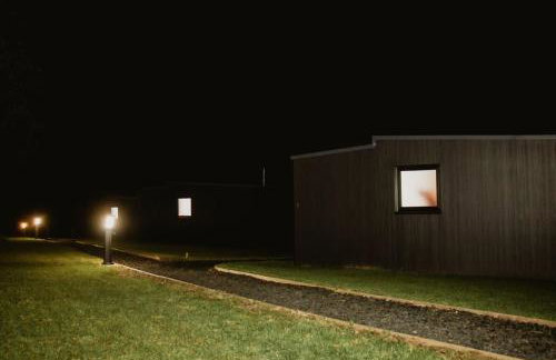 Luxury Glamping Cabin sleeping 4 People with Private Hot Tub and BBQ with views across the North Coast Ballycastle Pod 2 - Foto 10