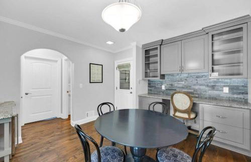 The Wexford French Chateau w Pool - Photo 23