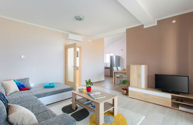 Detached Villa With Private Pool Located on Hill Overlooking Kvarner - Foto 9