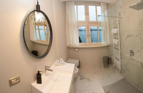 Little Marina Apartment - Lake Como East Side - lake front - Foto 13