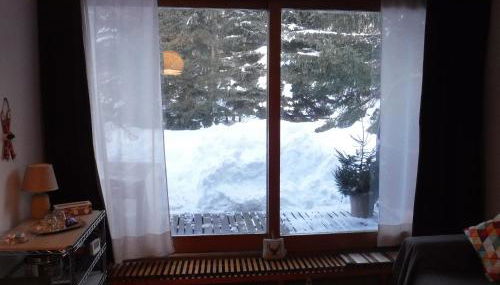 Ski apartment Sellette San Sicario Alto - Photo 2, Garden view