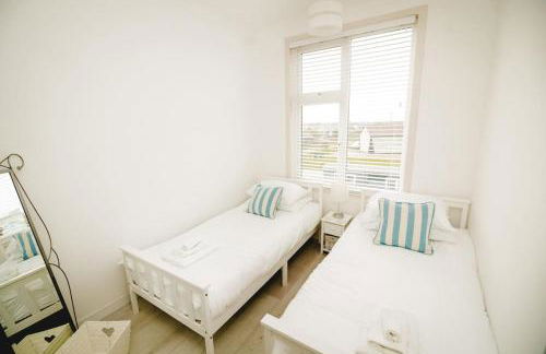 Sea View Beachfront House - Photo 2