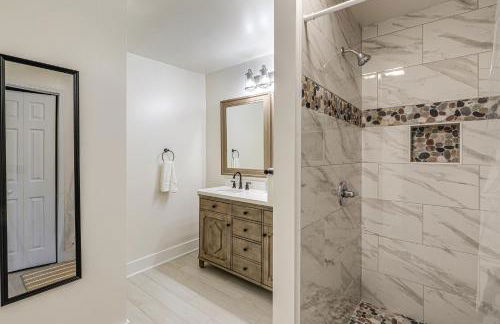 Small-Town Charm and Local Dining Home in Burgaw! - Foto 12