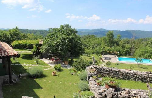 Villa Mavrici, Nature Paradise with pool - Foto 4