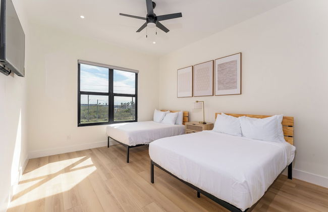 Spacious Bay - Photo 15