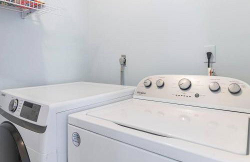 King Bed_Cozy Urban Retreat-Central Memphis - Foto 31