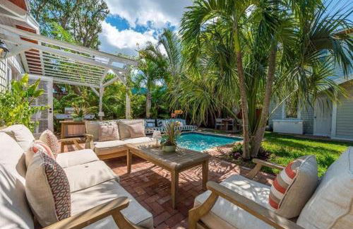 Tropical Estate w/ Guesthouse & Pool. Sleeps 8! - Foto 45