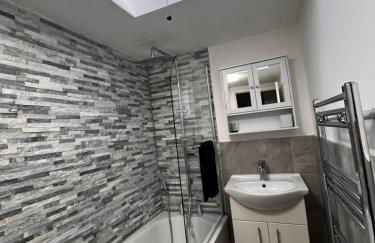 Ty Daisy, Gilwern - Foto 11