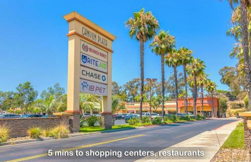 Entire Private Home with 3 Bedrooms 2 Bathrooms, Family Home Free Pool, Tub and Parking, Available Now - Foto 37