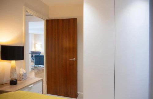 Westminster two bed one bath sleeps 5 with Air-Con - Photo 5