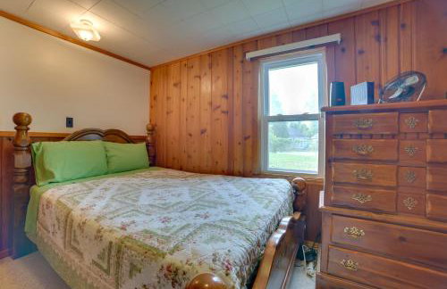 Pet Friendly Mullett Lake Cabin with Dock! - Foto 12