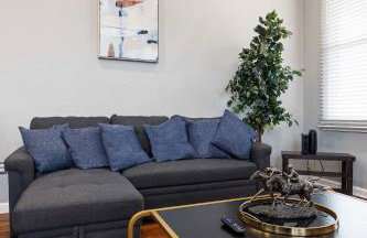 Historic CozySuites 4BR 2BA with a modern touch - Foto 3