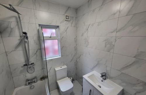 4 Bedroom house, 8 min to city! - Foto 5