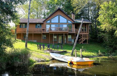 Family-Friendly Cabin Rental on a Private Lake near Wisconsin Dells - Photo 1