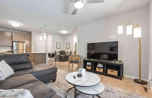 Fitness Room Pool Univ Research Park and Parking - Foto 2