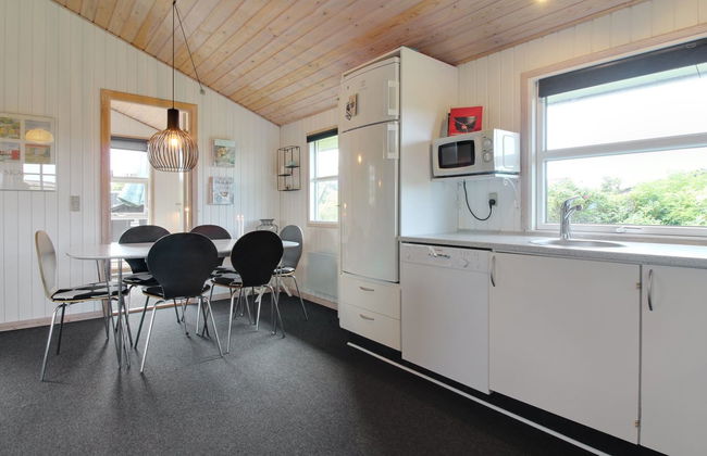 "Myriam" - 200m from the sea - Photo 12