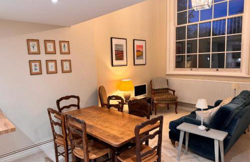 Unique garden flat in converted chapel - Hungerford - Foto 2